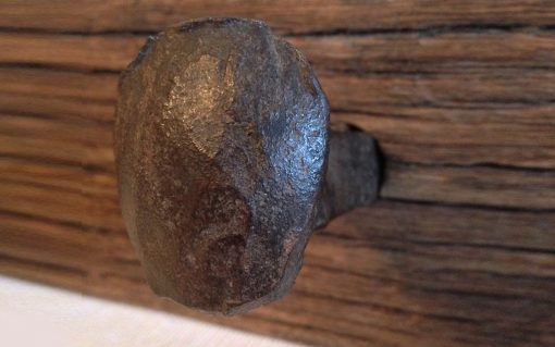 Keruing wood rustic coat rack with railway spike hangers - Image 5