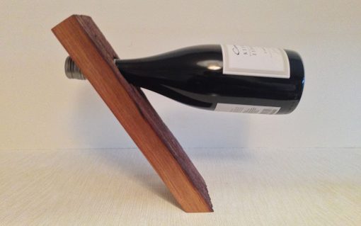 Self-balancing rustic oak wine holder - Image 3